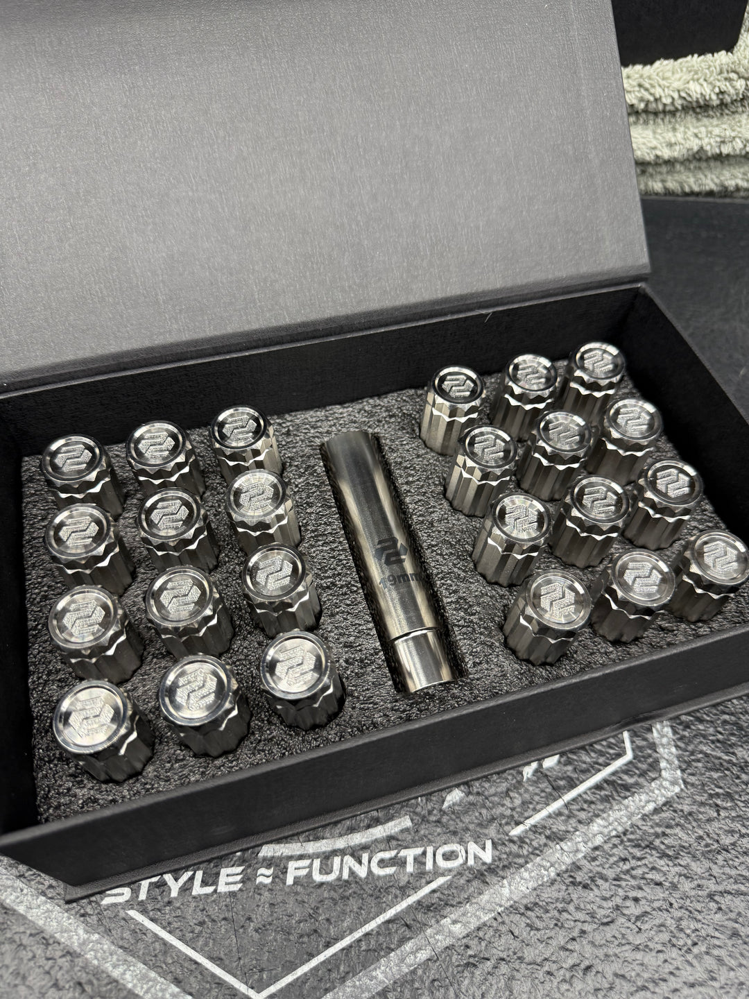 TITANIUM LUG NUT KIT M14X1.5